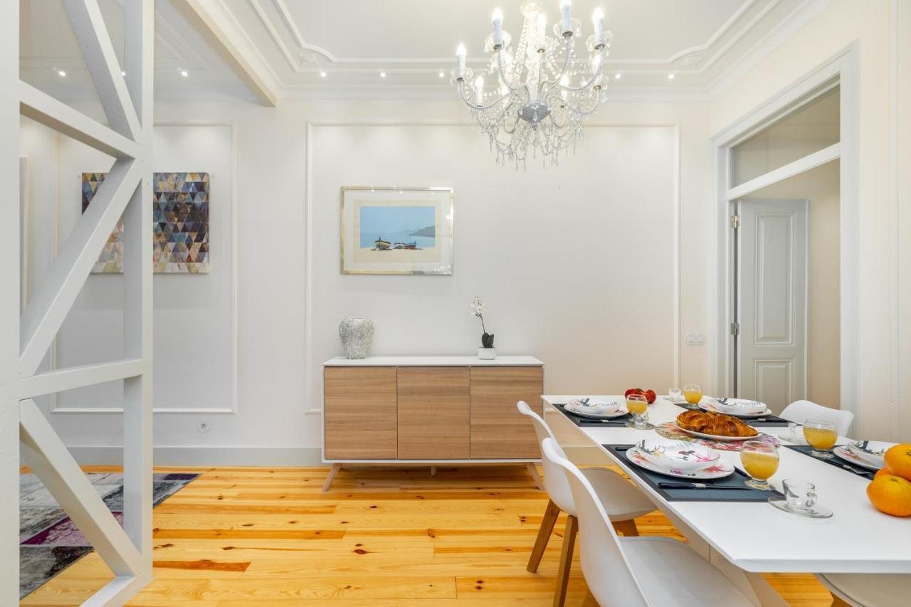 Whome Luxury Stay In Prime Location W/ Ac, Lift & Private Patio ลิสบอน ภายนอก รูปภาพ