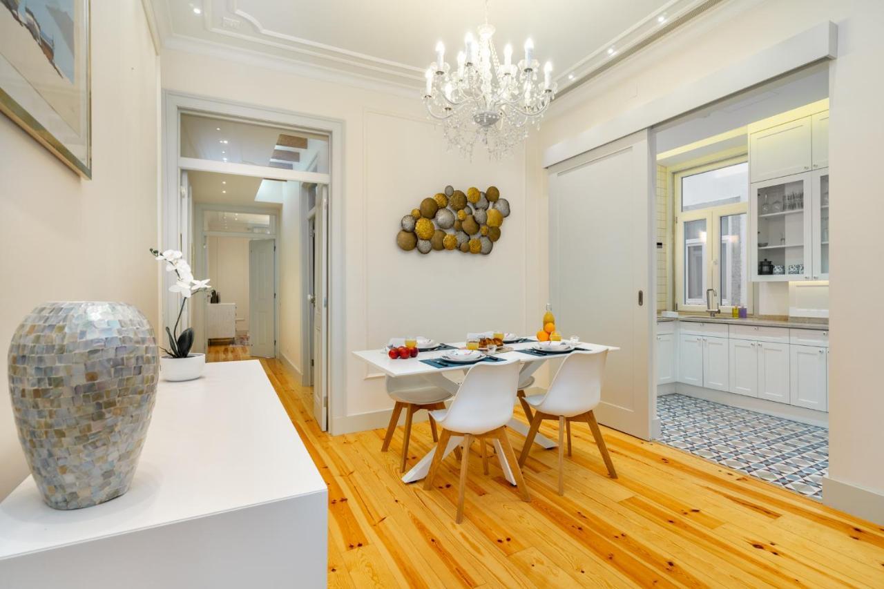 Whome Luxury Stay In Prime Location W/ Ac, Lift & Private Patio ลิสบอน ภายนอก รูปภาพ